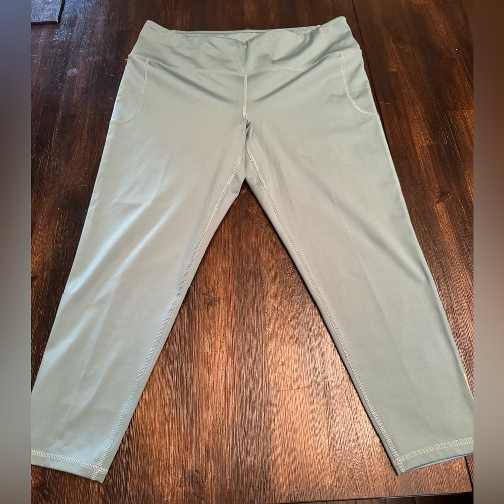 NWOT DSG Mint Green Performance Leggings Size XXL